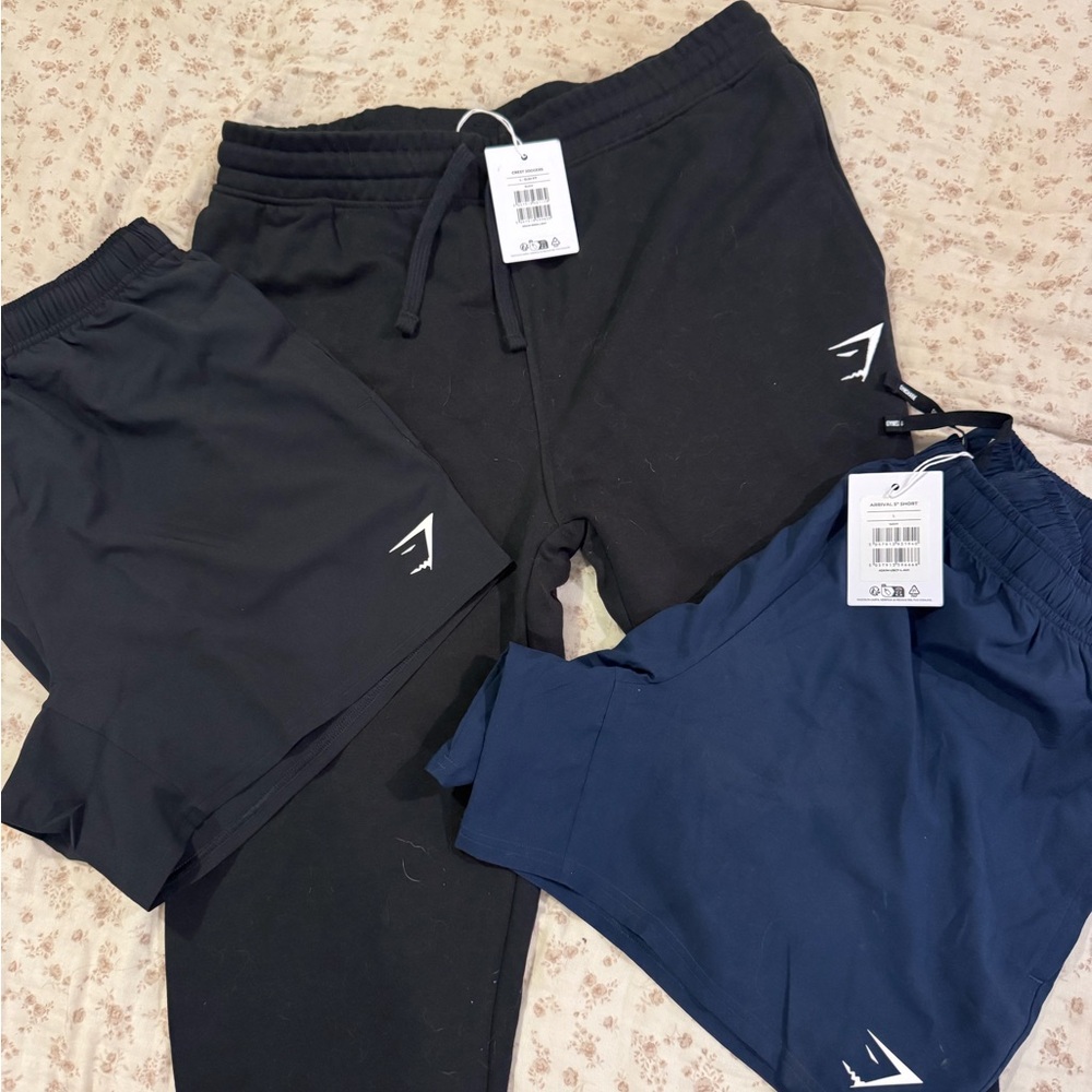 Gymshark NWT Crest Joggers & 5"
Arrival Shorts